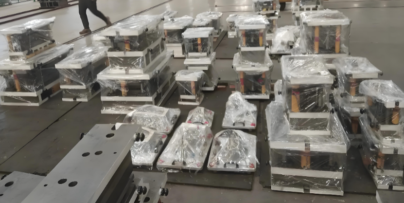 Custom injection mold for manufacturing plastic plate components