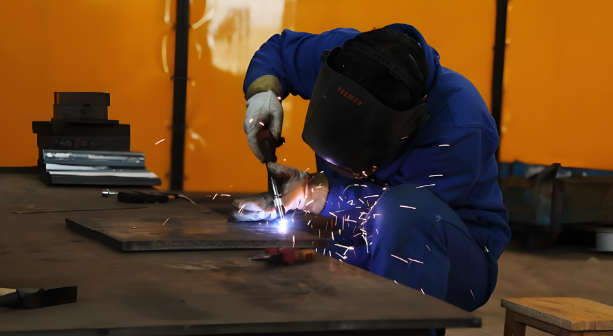 High-precision metal welding services for custom fabrication, TIG/MIG welding for industrial components